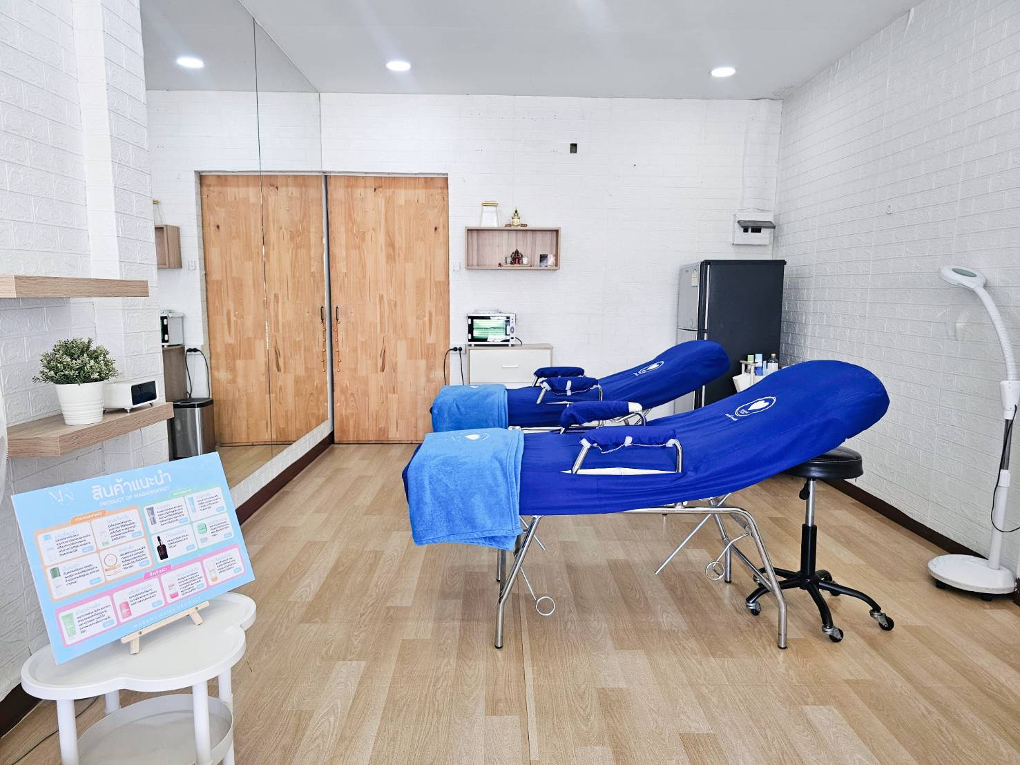 บรรยากาศร้านกดสิว ตลิ่งชัน